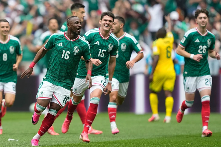  Mexico thắng cách biệt, giữ sạch lưới trước Ecuador - Ảnh 1.
