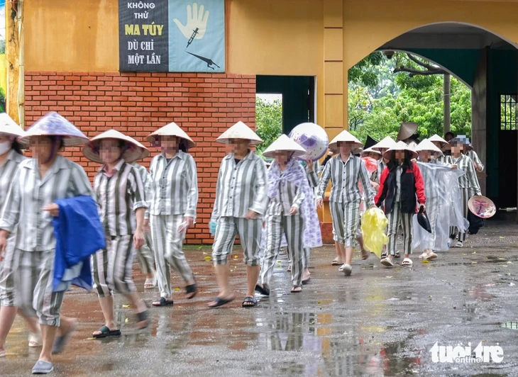 Từ 1-7, mỗi tháng phạm nhân được gọi video về nhà một lần không quá 10 phút - Ảnh 1.