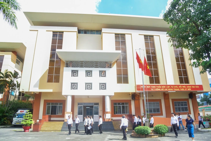 TP.HCM tiếp tục chuyển trụ sở dôi dư thành trường học, nghiên cứu thêm các trụ sở khác - Ảnh 7.