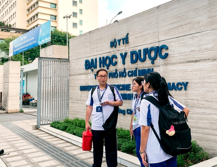 20 học sinh được tuyển thẳng vào Trường đại học Y dược TP.HCM, ngành dược chiếm đa số - Ảnh 2.