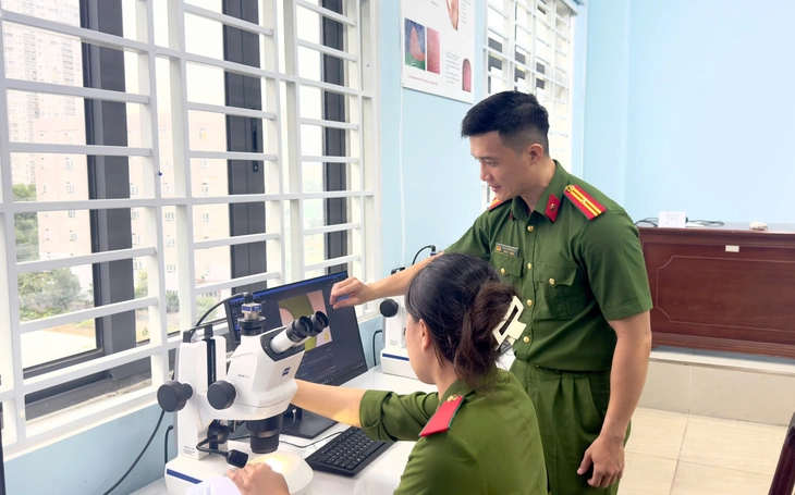 Trường Đại học Cảnh sát Nhân dân tiếp nhận phương tiện giảng dạy từ Viện khoa học hình sự - Ảnh 2.