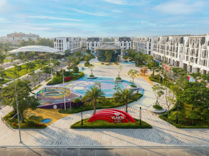 Văn Phú lọt Top 10 doanh nghiệp bất động sản hàng đầu Việt Nam - Ảnh 3.
