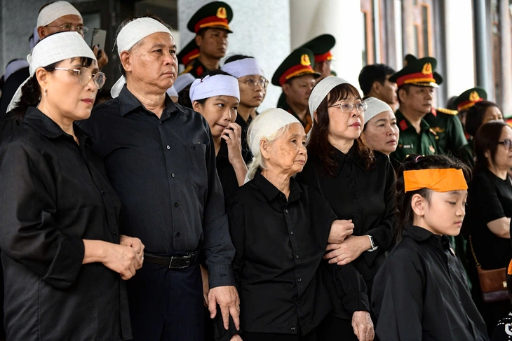 Tiễn biệt Anh hùng La Văn Cầu - Ảnh 13.