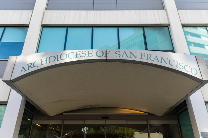 Tổng giáo phận San Francisco bồi thường 395 triệu USD cho hơn 500 nạn nhân lạm dụng tình dục - Ảnh 1.