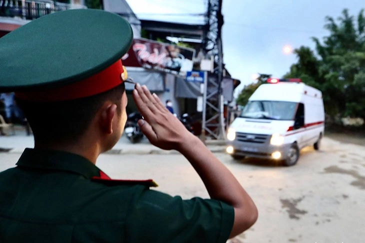 Rào Trăng: Những đêm không ngủ của Tuổi Trẻ và 'lệnh điều quân' trong mưa lũ - Ảnh 7.