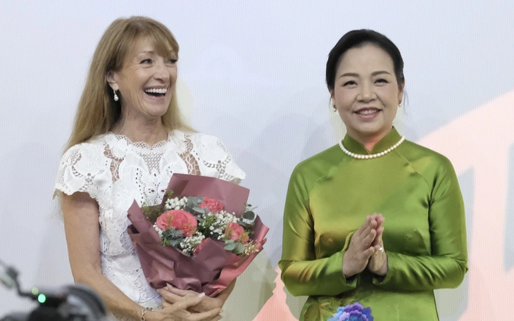 ‘Hoàng hậu cuối cùng’ Tăng Thanh Hà khá căng thẳng trên thảm đỏ DANAFF - Ảnh 14.