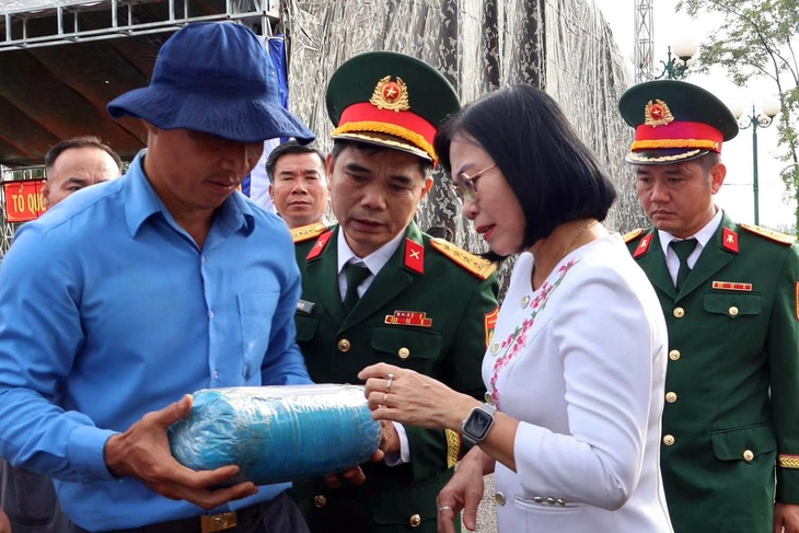Đồng Nai trang trọng đón 62 hài cốt liệt sĩ từ Campuchia về nước - Ảnh 2.