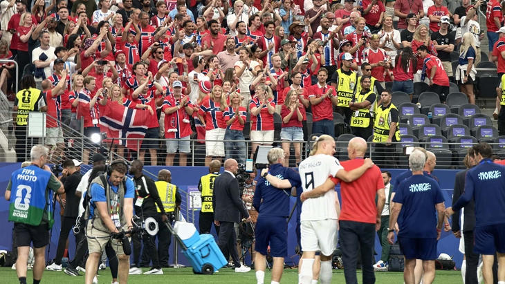 Xem Haaland chèo thuyền Viking ở World Cup - Ảnh 4.