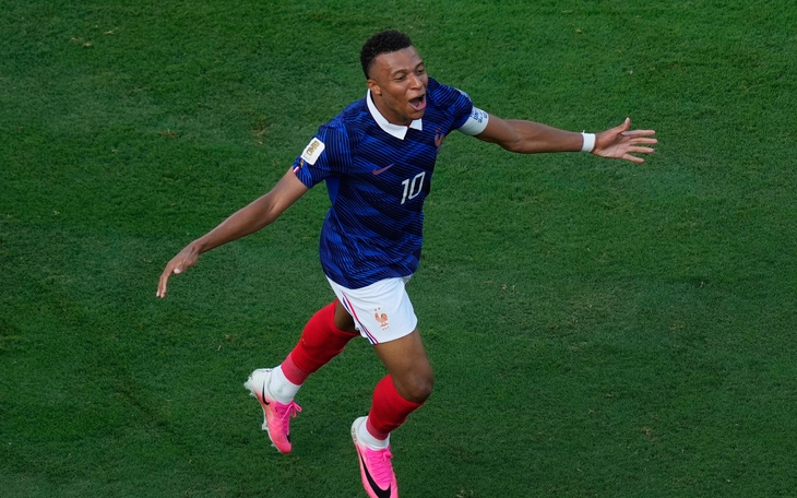 HLV tuyển Pháp cúi đầu thán phục trước Mbappe - Ảnh 2.