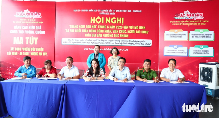 Phường Đức Nhuận trò chuyện cùng người dân qua buổi cà phê sáng  - Ảnh 4.