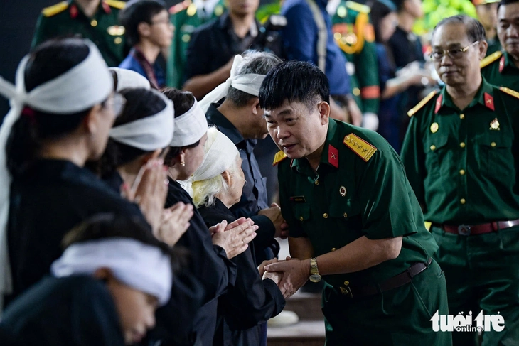 Tiễn biệt Anh hùng La Văn Cầu - Ảnh 5.