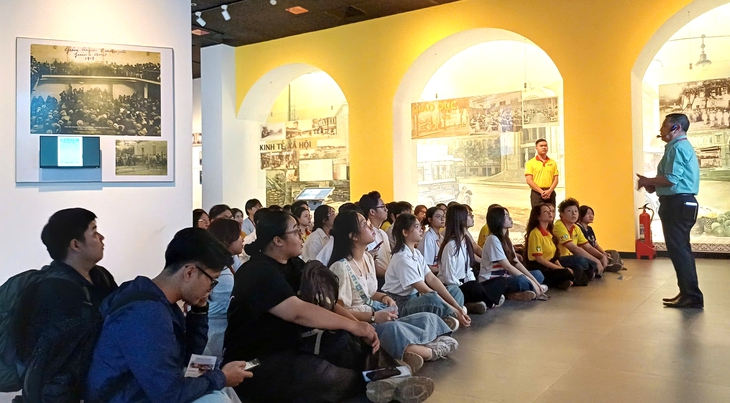 Thi thiết kế logo Bảo tàng Tôn Đức Thắng: Được dùng AI nhưng phải tự sáng tạo - Ảnh 3.