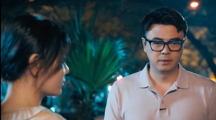Rớt nước mắt khi nghe câu 'Mất bố mất mẹ thì tuổi nào cũng đau như nhau' trong Dưới ô cửa sáng đèn  - Ảnh 3.