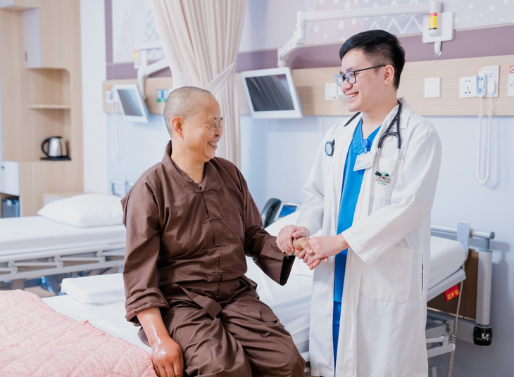 Sốc điện chuyển nhịp tim giúp người bệnh thoát khỏi nguy cơ đột quỵ - Ảnh 1.