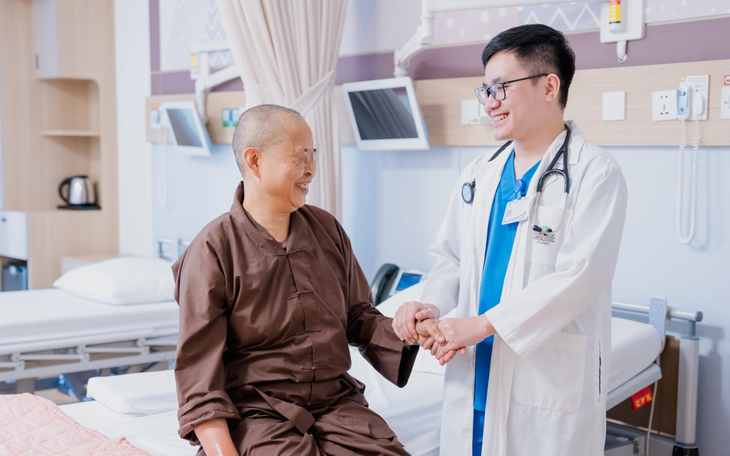 Phối hợp xuyên biên giới cứu sống nam bệnh nhân bị đột quỵ nặng khi du lịch Thái Lan - Ảnh 3.