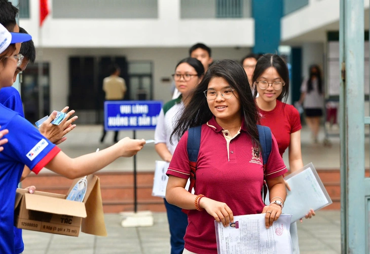 Trường đại học Y khoa Phạm Ngọc Thạch công bố danh sách tuyển thẳng và điểm thưởng - Ảnh 1.