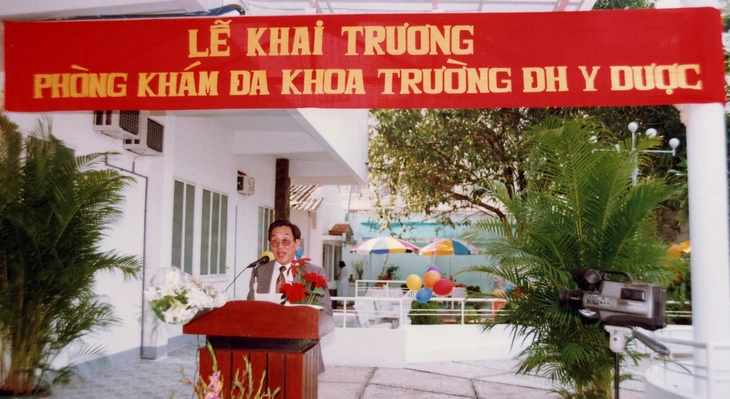 Giáo sư Nguyễn Đình Hối và dấu ấn khai sinh mô hình bệnh viện đại học - Ảnh 2.