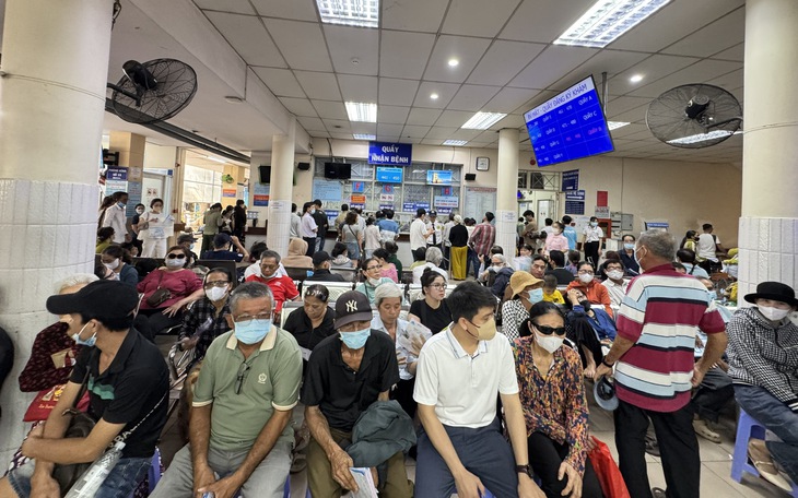 Quá tải bệnh viện Đồng Tháp: Thách thức lớn cho ngành y tế tỉnh 2026 - Ảnh 2.