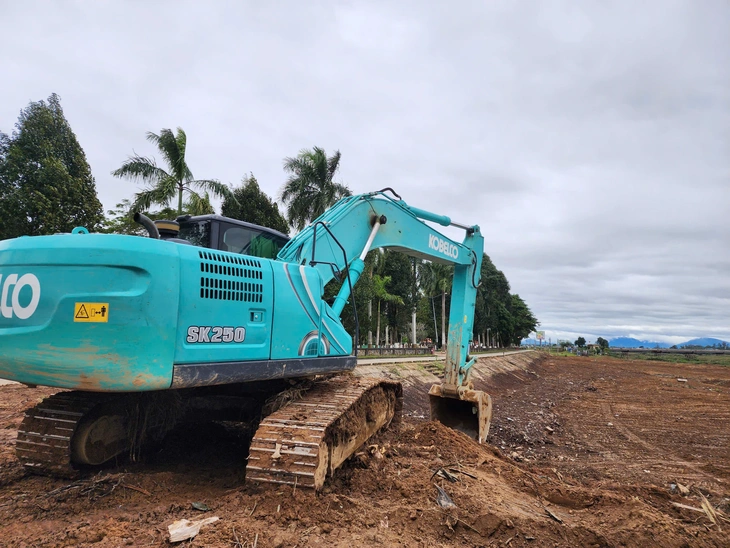 Quảng Ngãi giao chủ tịch cấp xã được quyết định giá đất, thu hồi đất, đấu giá đất… - Ảnh 1.