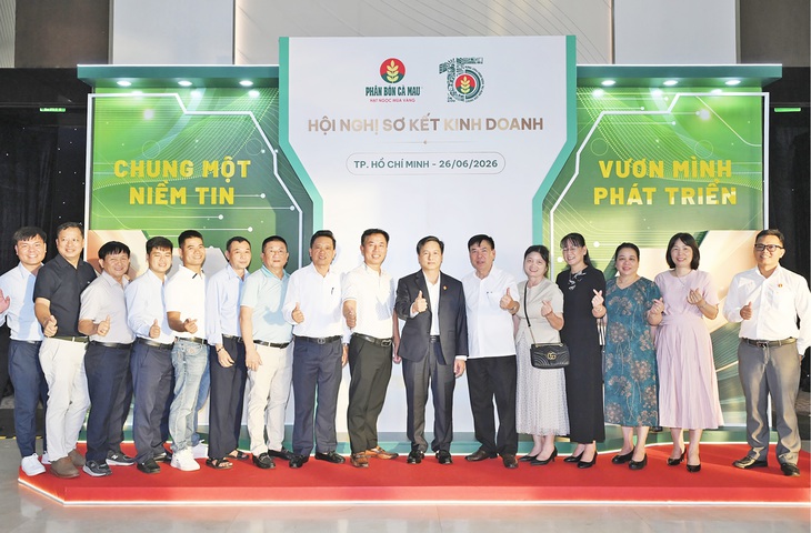 Vượt kế hoạch 6 tháng, Phân bón Cà Mau củng cố đà tăng trưởng - Ảnh 1.