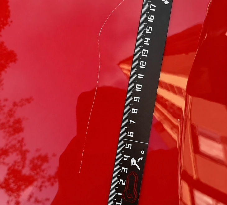Xe Ferrari 14 tỉ bị trẻ biến thành cầu trượt, sửa mất trăm triệu, phụ huynh chỉ đền 20 triệu - Ảnh 3.
