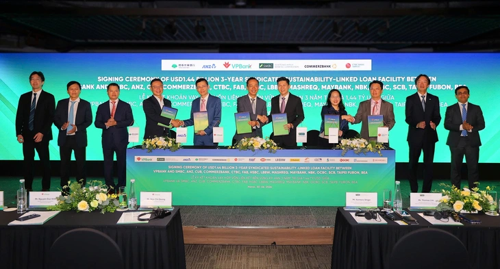 VPBank ký kết khoản vay hợp vốn liên kết bền vững đầu tiên trị giá 1,44 tỉ USD - Ảnh 1.