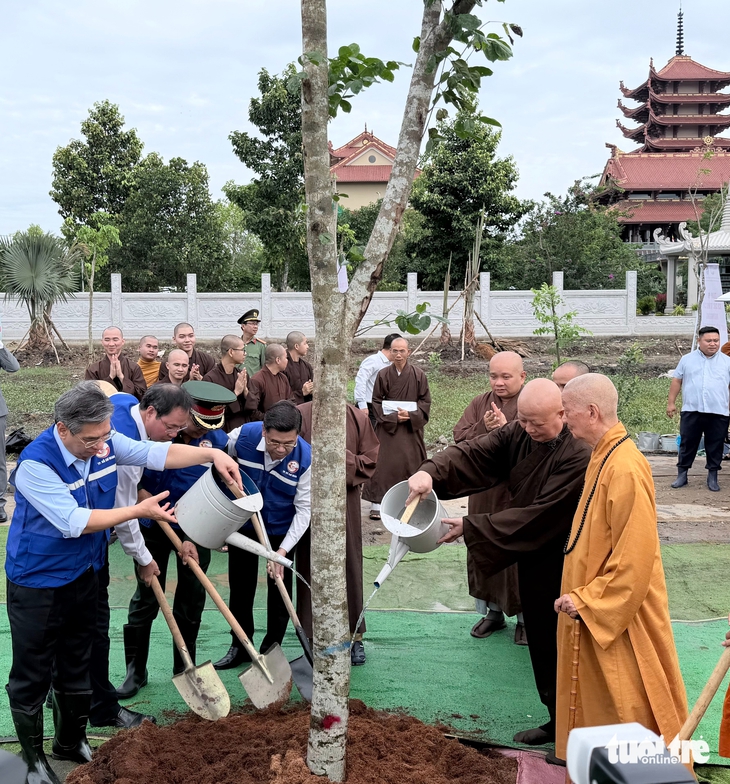vườn cây đại đoàn kết - Ảnh 2.
