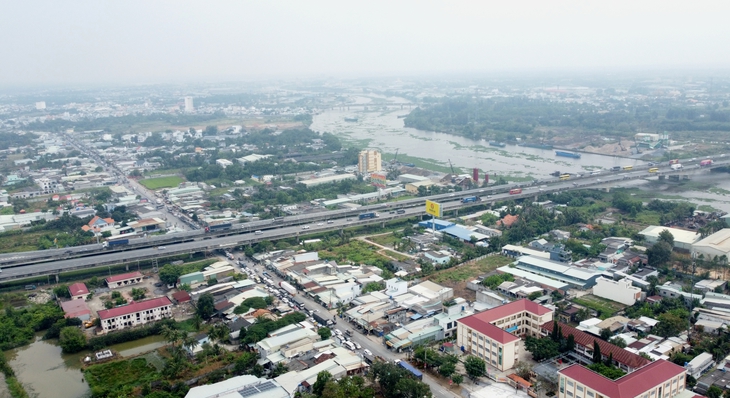 Bến Lức - Ảnh 2.