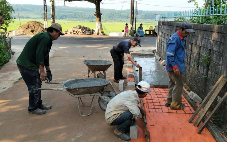 Người dân quê Bác đồng lòng hiến đất, mở đường - Ảnh 8.