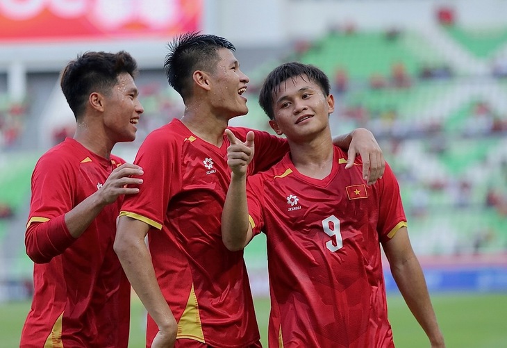 Chung kết sớm - Ảnh 1.