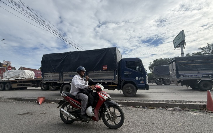 Vụ sửa chữa quốc lộ 51: Chủ tịch TP Đồng Nai yêu cầu kiểm tra hiện trạng thi công  - Ảnh 2.