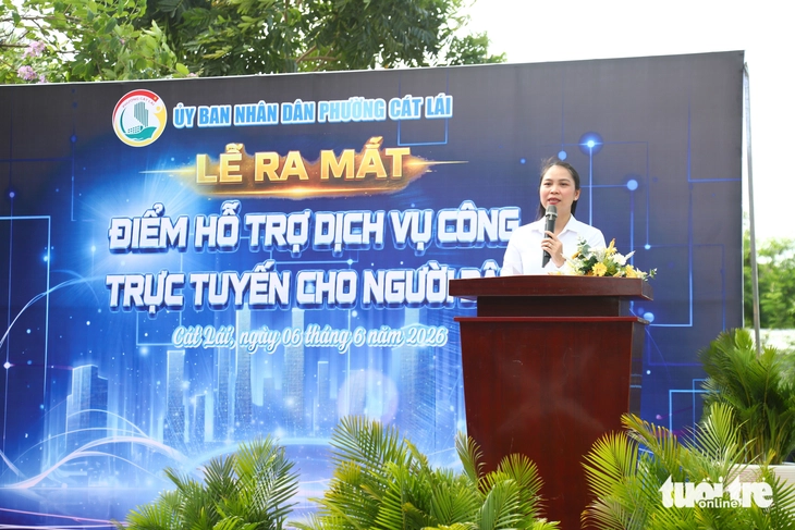 Người dân Cát Lái vui mừng khi phường có điểm hỗ trợ dịch vụ công trực tuyến - Ảnh 2.