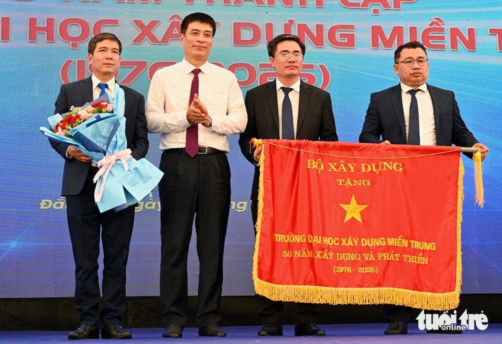 Đại học Xây dựng Miền Trung hướng tới trung tâm đào tạo, nghiên cứu tầm ASEAN - Ảnh 1.