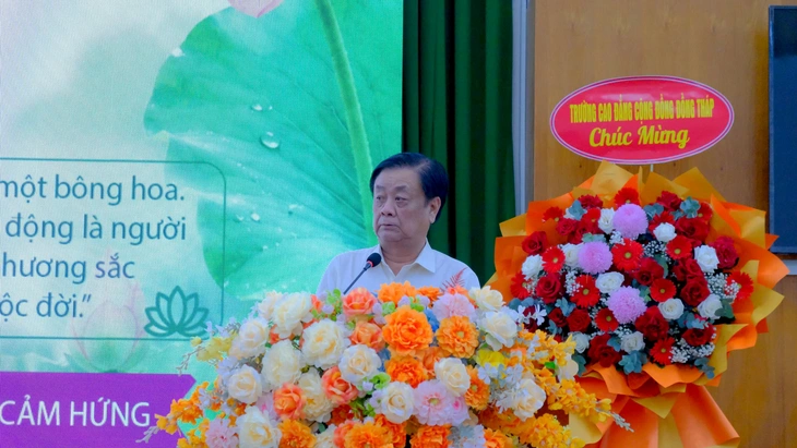 Ra mắt sách Mỗi nghề một bông hoa của tác giả Lê Minh Hoan - Ảnh 3.