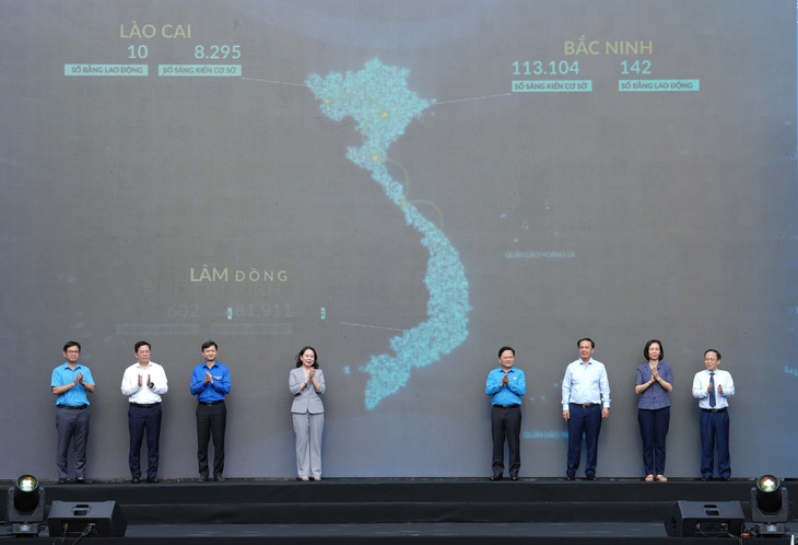 Nâng năng suất lao động đi đôi với tăng thu nhập người lao động - Ảnh 2. thu nhập - Ảnh 2.