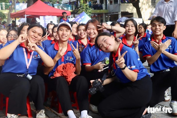 tiếp sức mùa thi - Ảnh 1.