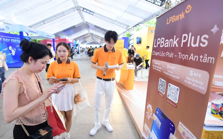PVcomBank áp đảo, mở mới 1.100 tài khoản mới trong 2 ngày Lễ hội Tài chính số 2026 - Ảnh 2.