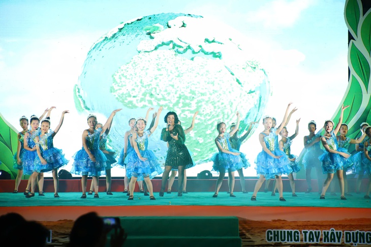 Nghe ‘Bức họa đồng quê’, ‘Như một hòn bi xanh’ của Văn Phụng, Trịnh Công Sơn để bảo vệ môi trường - Ảnh 1. bảo vệ môi trường - Ảnh 1.