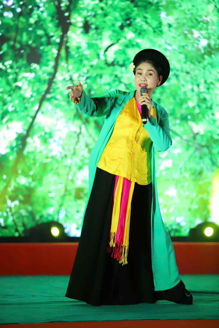Nghe ‘Bức họa đồng quê’, ‘Như một hòn bi xanh’ của Văn Phụng, Trịnh Công Sơn để bảo vệ môi trường - Ảnh 2. Nghe ‘Bức họa đồng quê’, ‘Như một hòn bi xanh’ để thêm yêu môi trường - Ảnh 2.