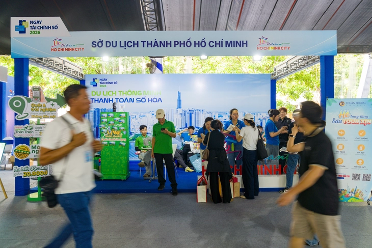 Du khách săn tour hè, trải nghiệm du lịch số tại Lễ hội Tài chính số 2026 - Ảnh 4.