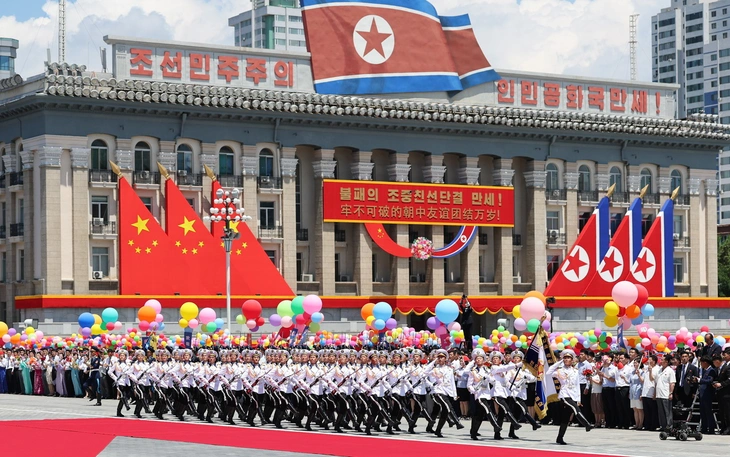 Ông Kim Jong Un gọi ông Tập Cận Bình là 'vị khách được Triều Tiên tôn trọng nhất' - Ảnh 9.