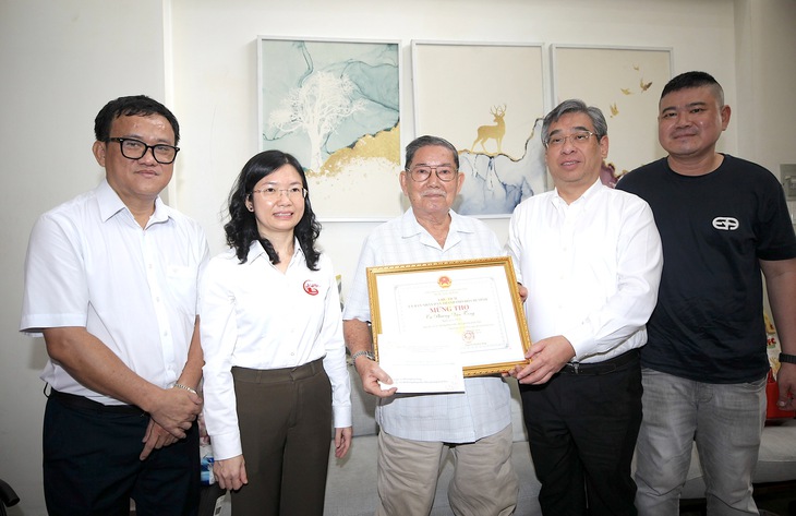 người cao tuổi - Ảnh 5.