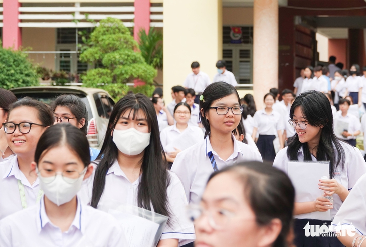Sĩ tử nghèo xã đảo An Giang được hỗ trợ vé tàu cao tốc miễn phí đi thi tốt nghiệp - Ảnh 1.