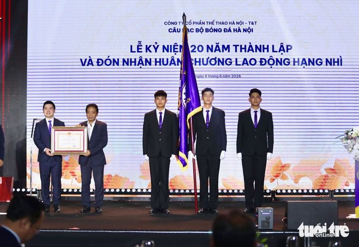 CLB Hà Nội nhận Huân chương Lao động hạng nhì - Ảnh 1.
