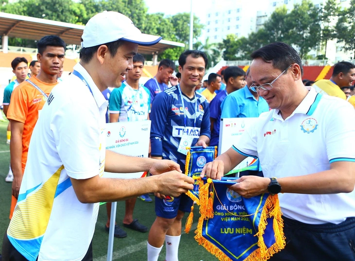 Khai mạc vòng loại phía Nam Giải bóng đá công nhân, viên chức Việt Nam 2026 - Ảnh 17. Khai mạc vòng loại phía Nam Giải bóng đá công nhân, viên chức Việt Nam 2026 - Ảnh 17.