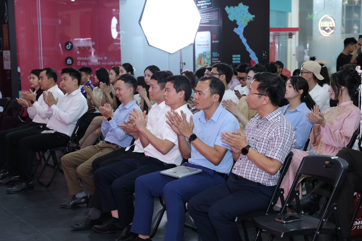 Phát động tuần lễ cao điểm 'SIM chuẩn - kết nối thật', xác thực ngay trên VNeID - Ảnh 3.