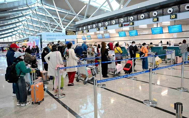 Ngành hàng không thế giới dự kiến bốc hơi gần một nửa lợi nhuận vì xung đột Trung Đông - Ảnh 2.