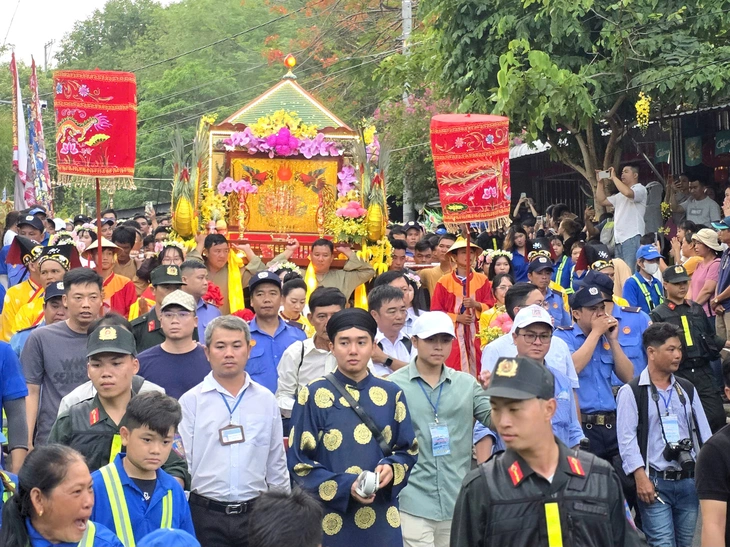 Bà Chúa Xứ - Ảnh 4.