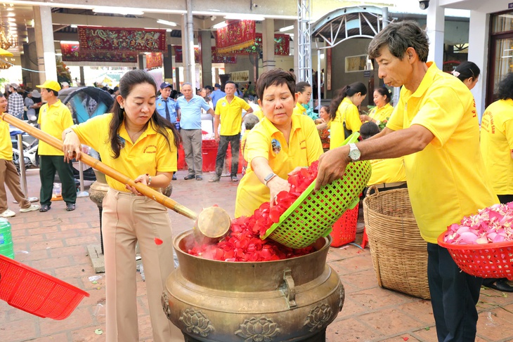 Bà Chúa Xứ - Ảnh 9.