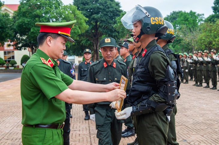 cảnh sát cơ động - Ảnh 9.